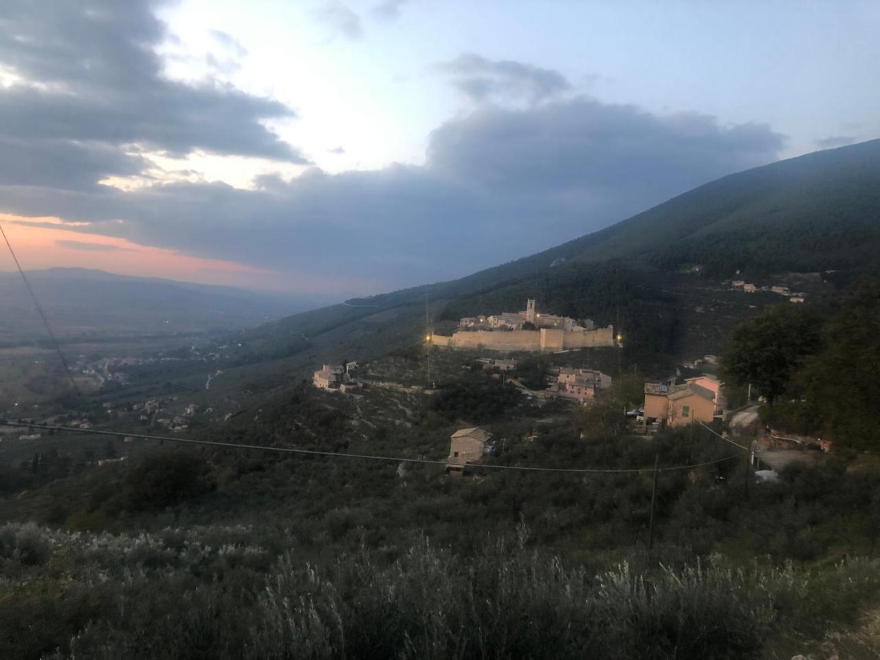 אפרטהוטל קאמפלו סול קליטונו Il Castello Di Campello מראה חיצוני תמונה