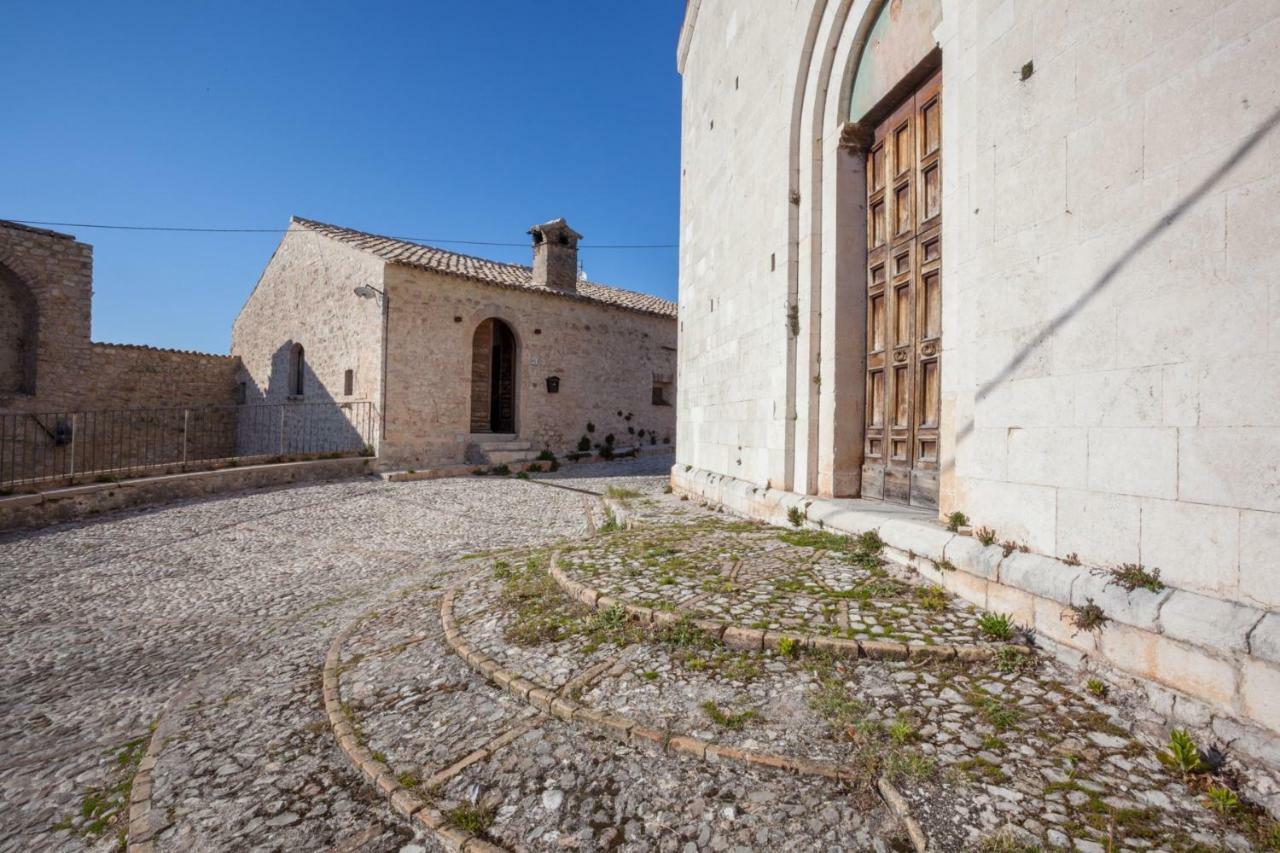 אפרטהוטל קאמפלו סול קליטונו Il Castello Di Campello מראה חיצוני תמונה
