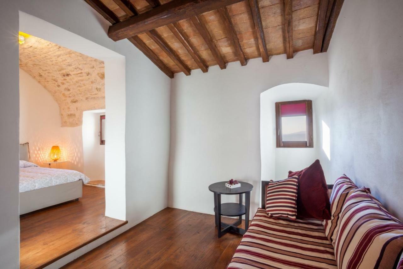 אפרטהוטל קאמפלו סול קליטונו Il Castello Di Campello מראה חיצוני תמונה
